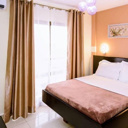 Serena Hotel Douala Buitenkant foto