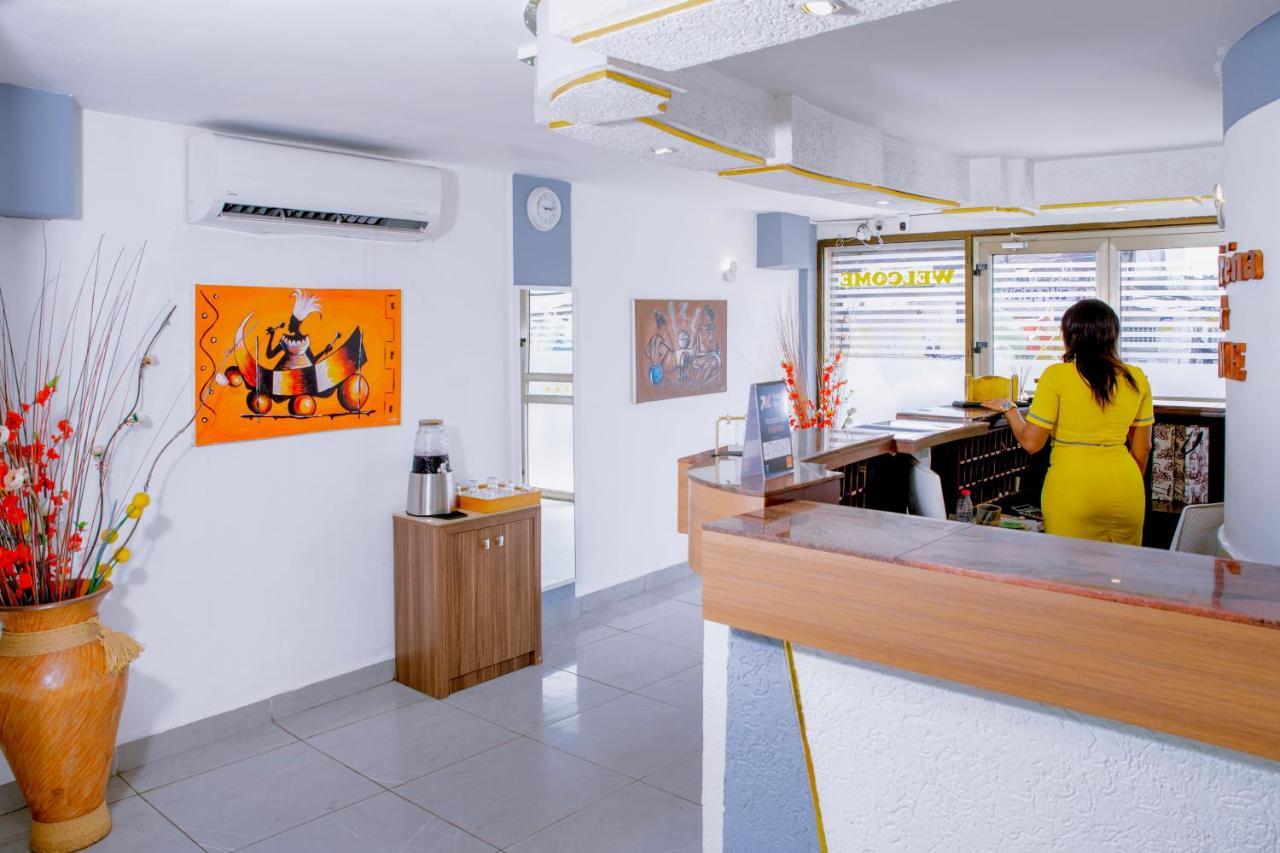 Serena Hotel Douala Buitenkant foto