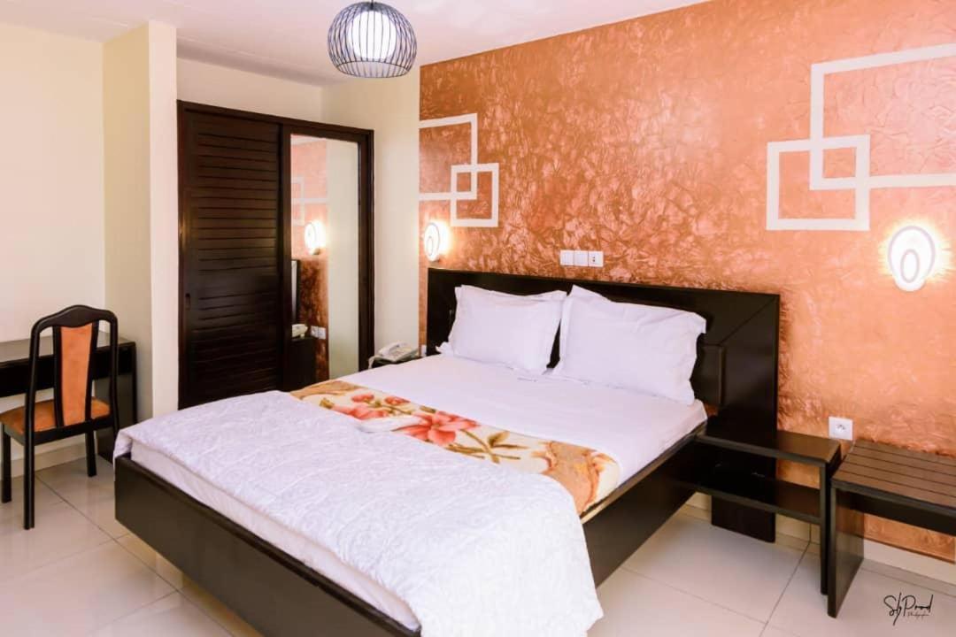 Serena Hotel Douala Buitenkant foto