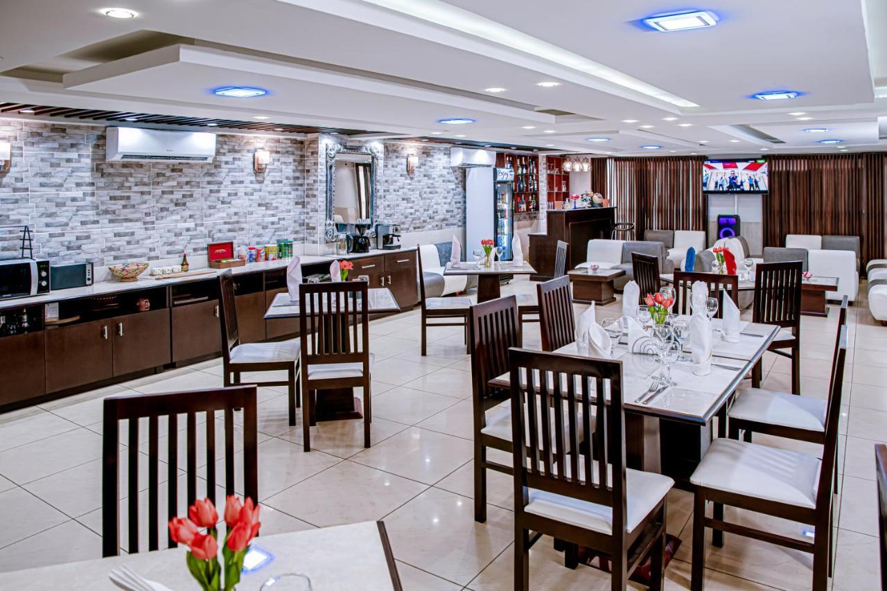 Serena Hotel Douala Buitenkant foto