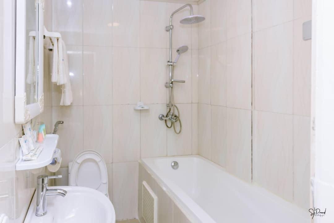Serena Hotel Douala Buitenkant foto