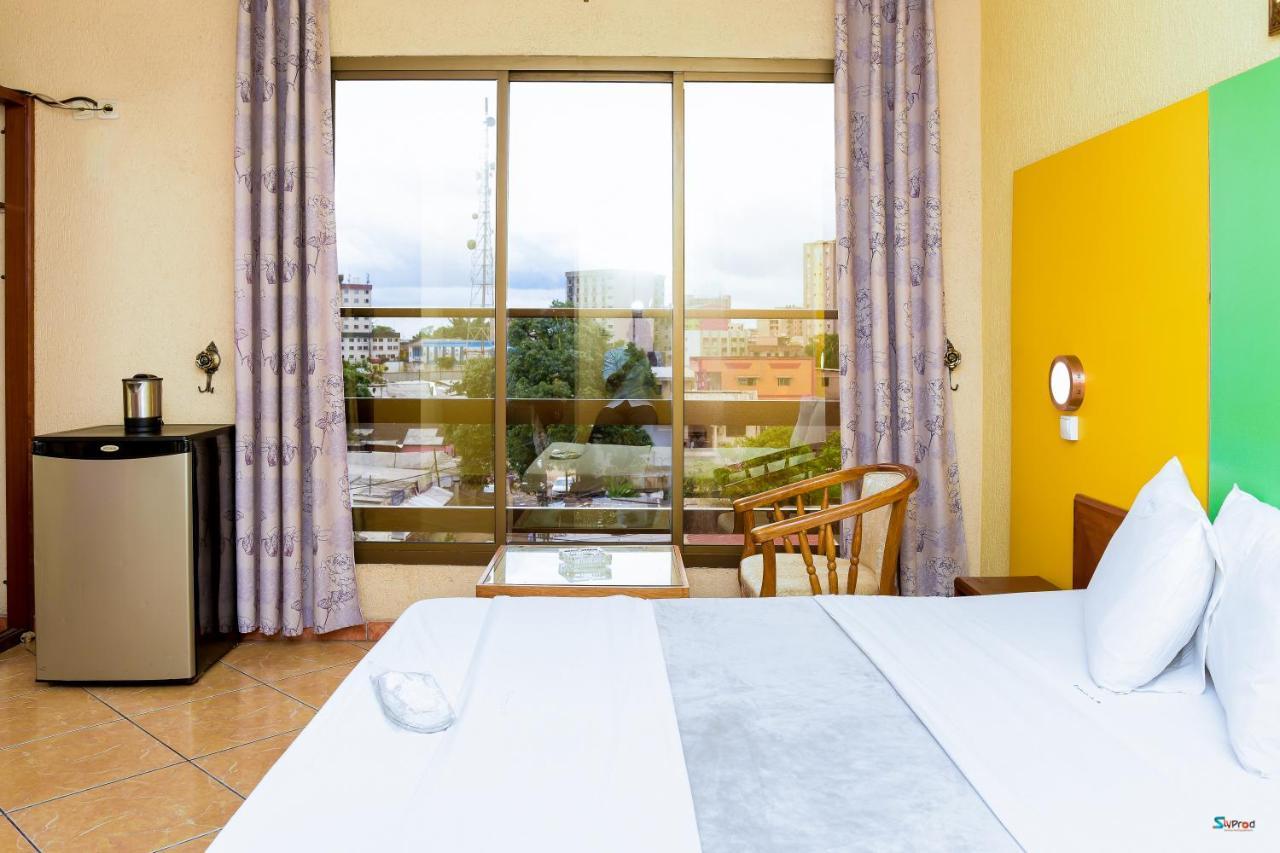 Serena Hotel Douala Buitenkant foto